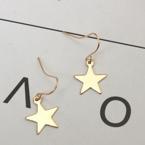 Gold Star earrings! ⭐️